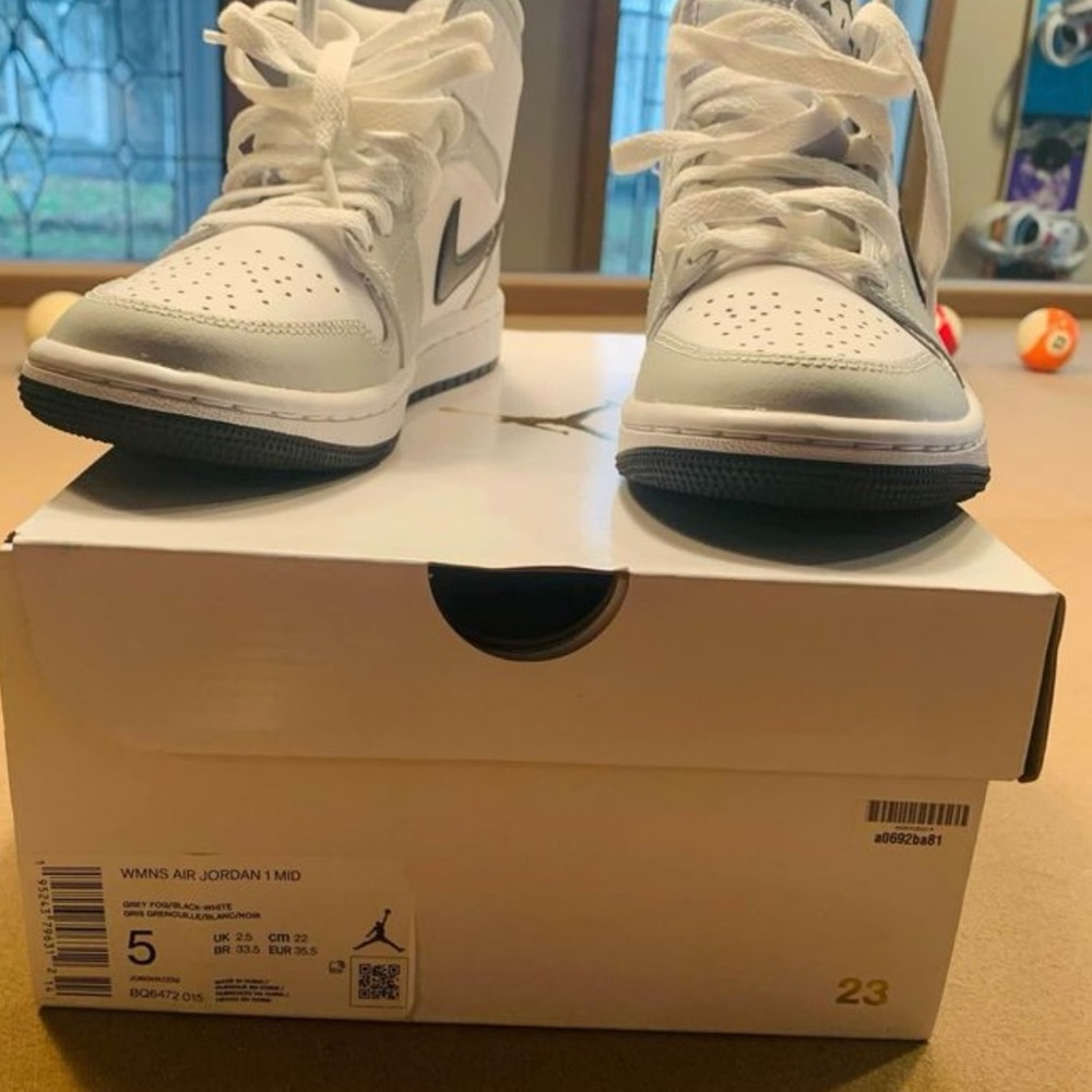 new nike shoes I bought for my daughter but she didn’t like them